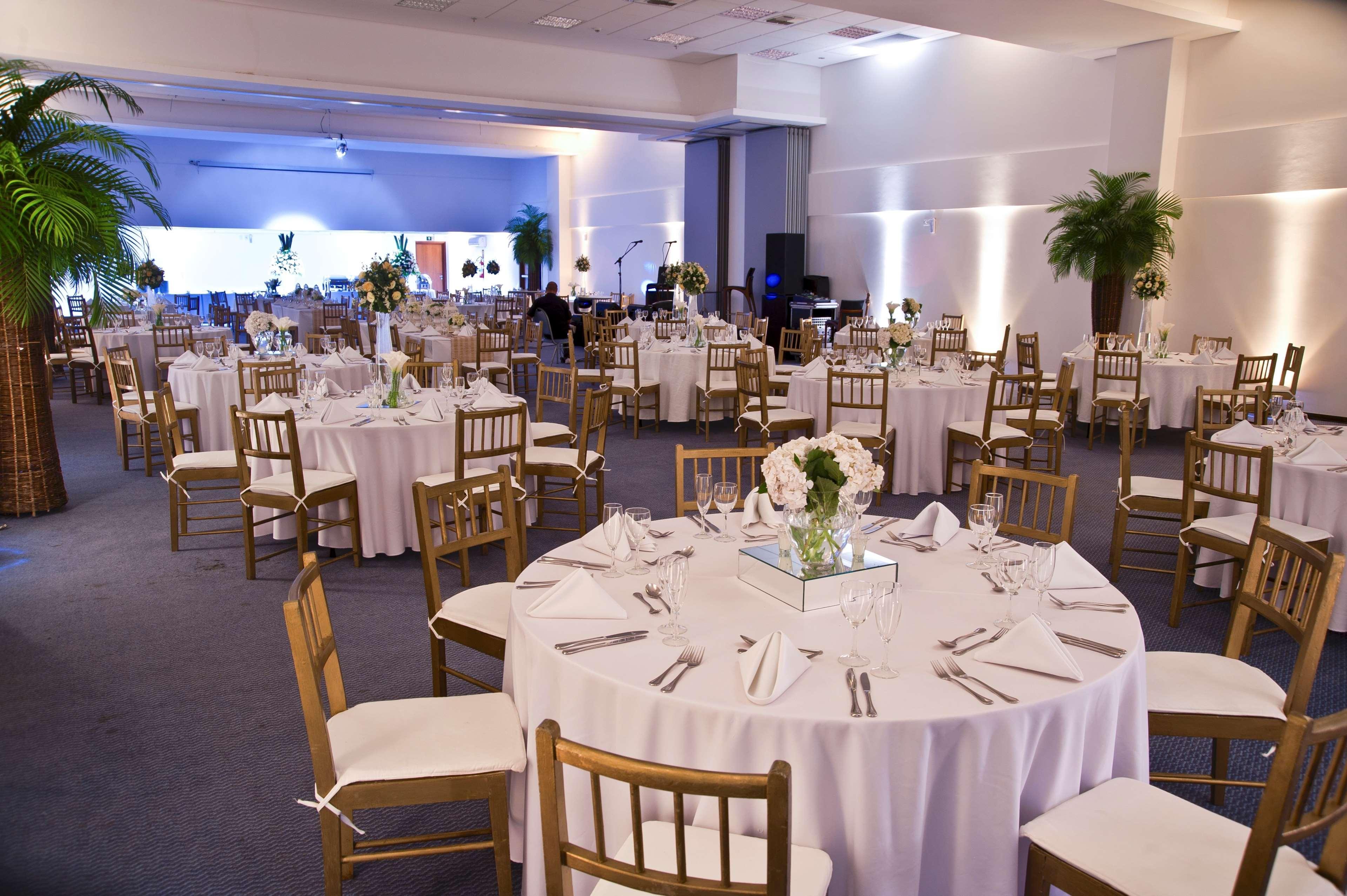 Best Western Premier Maceio Buitenkant foto The ballroom at the National Hispanic Leadership Conference 2011