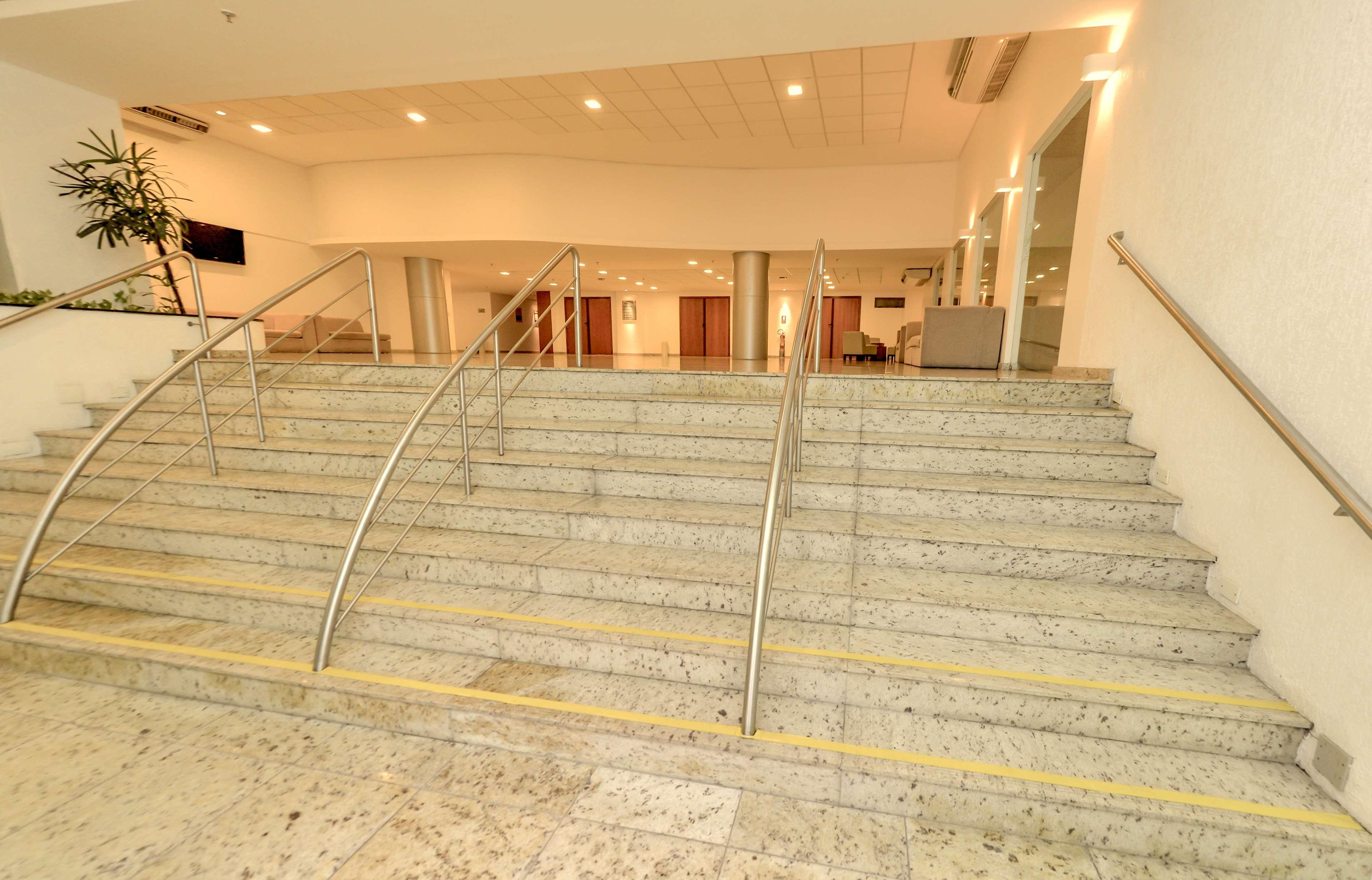 Best Western Premier Maceio Buitenkant foto Interior of the library