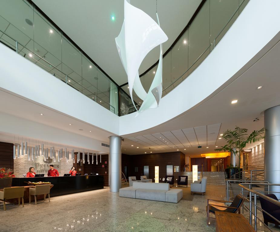 Best Western Premier Maceio Buitenkant foto The lobby of the hotel