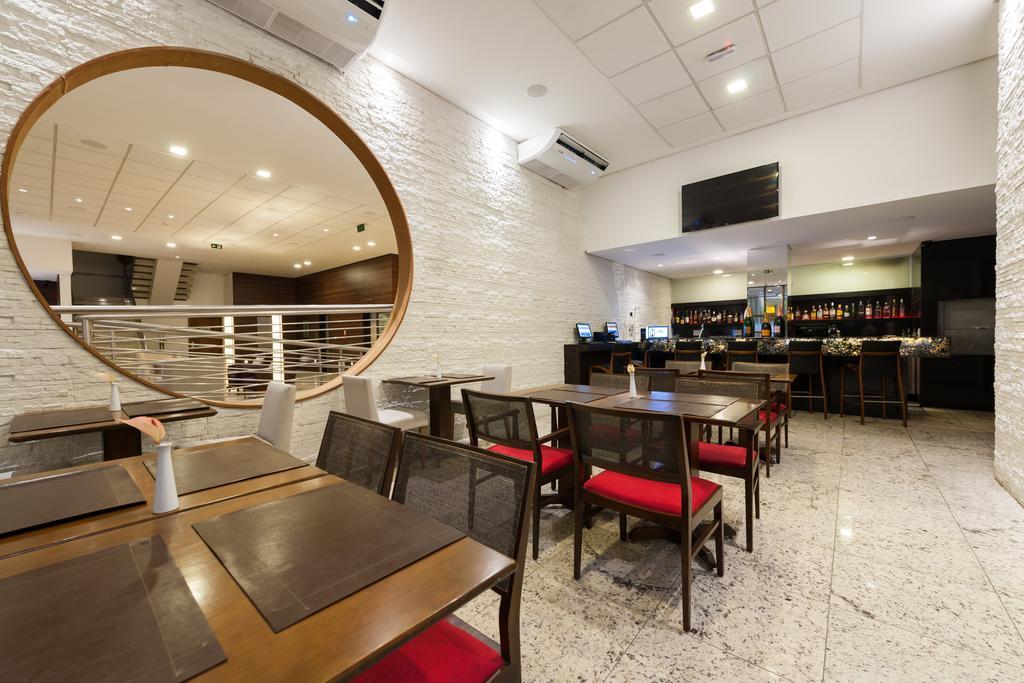 Best Western Premier Maceio Buitenkant foto The interior of a restaurant in Japan