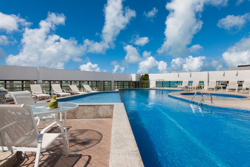 Best Western Premier Maceio Buitenkant foto Rooftop pool at the hotel